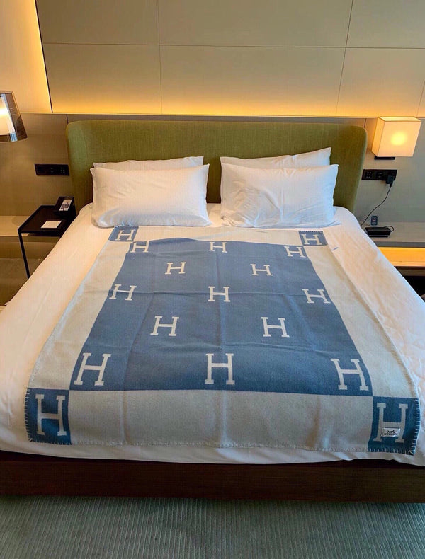 HM Blanket Blue White Wool Cashmere