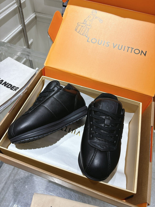 Sneaker LV BUTTERSOFT in pelle di vacchetta nera 476980