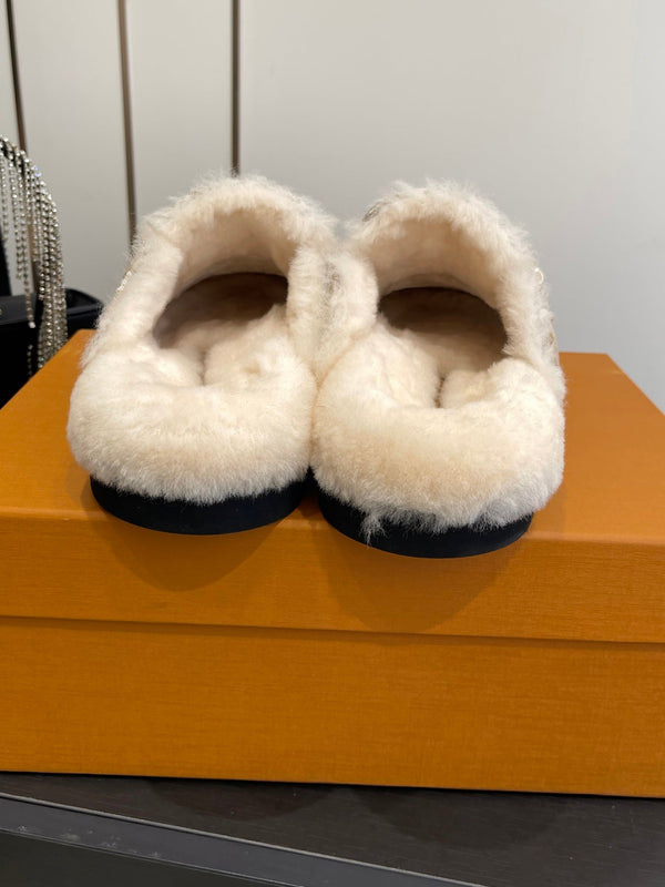 LV Cosy Flat Slippers Comfort Clog Beige Leather  Monogram Fur 533469