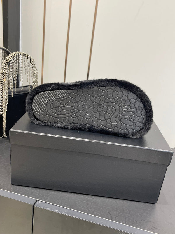 CC Double C Chaussons en fourrure noir 554698