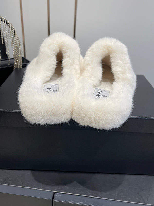 CC Double C Furry Slippers White Fur 554699