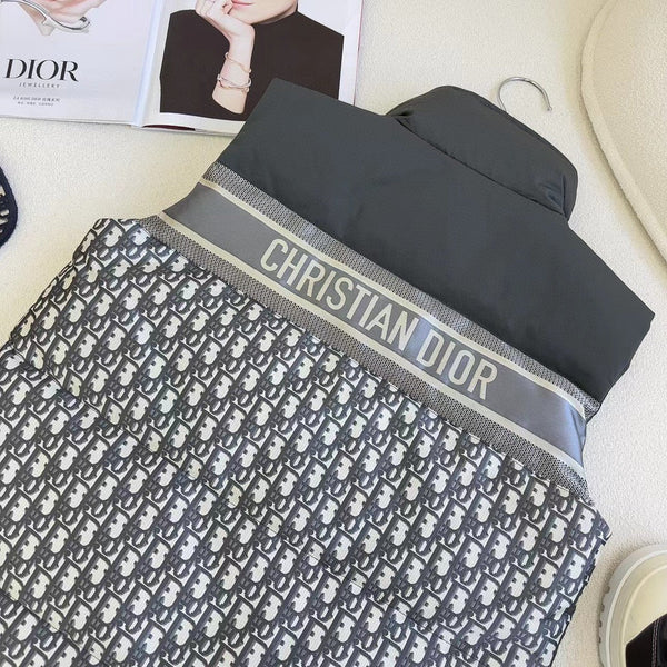 CD 25 Sleeveless Vest Gray Black Down Polyester 319280