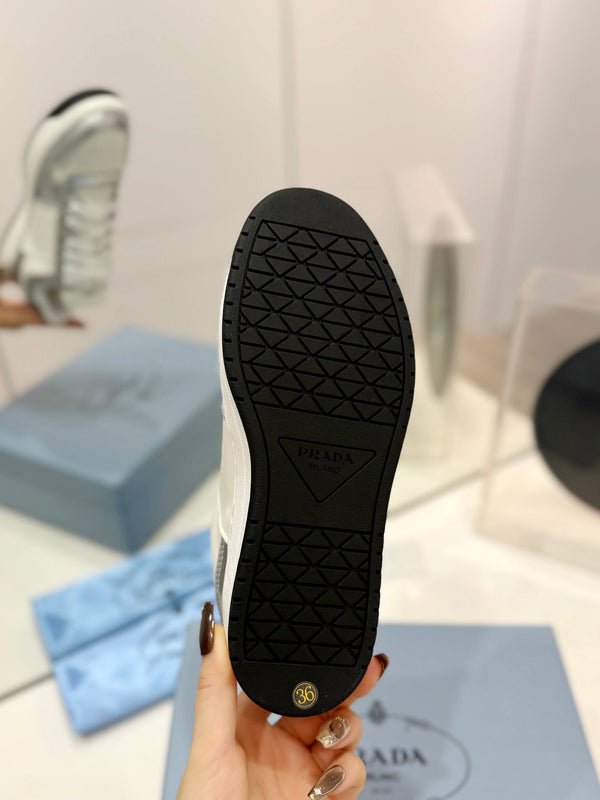 SNEAKERS PRA DOWNTOWN NAPPA IN VITELLO BIANCO E ARGENTO
