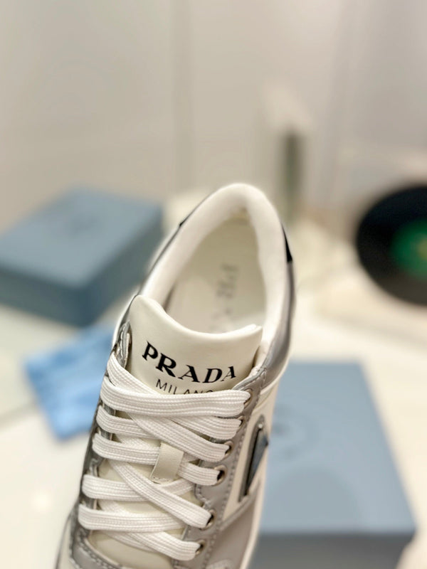 SNEAKERS PRA DOWNTOWN NAPPA IN VITELLO BIANCO E ARGENTO