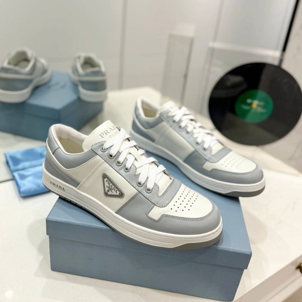 SNEAKERS PRA DOWNTOWN PERFORATE IN PELLE DI VITELLO BIANCA E GRIGIA