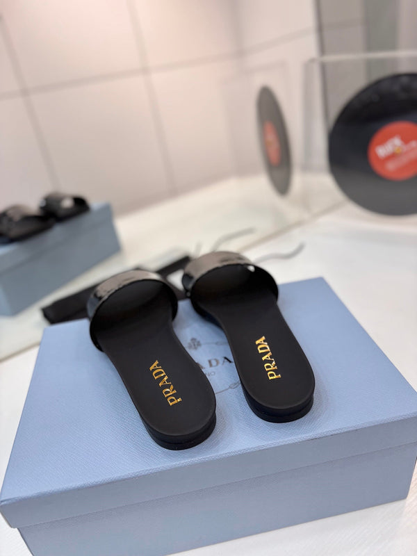 Pra Slides Black Patent Leather 834596