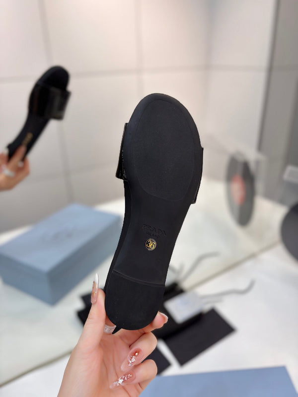 Pra Slides Black Patent Leather 834596
