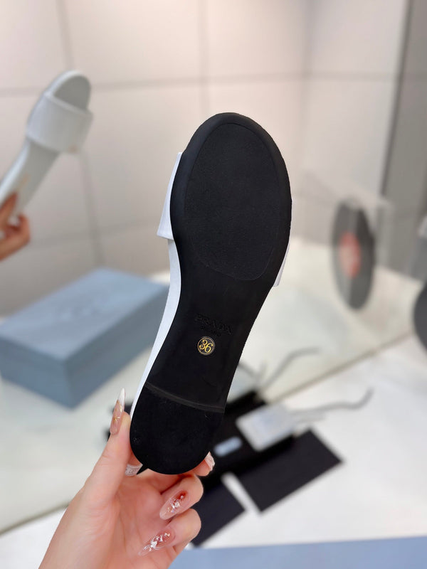 Pra Slides White Patent Leather 834597