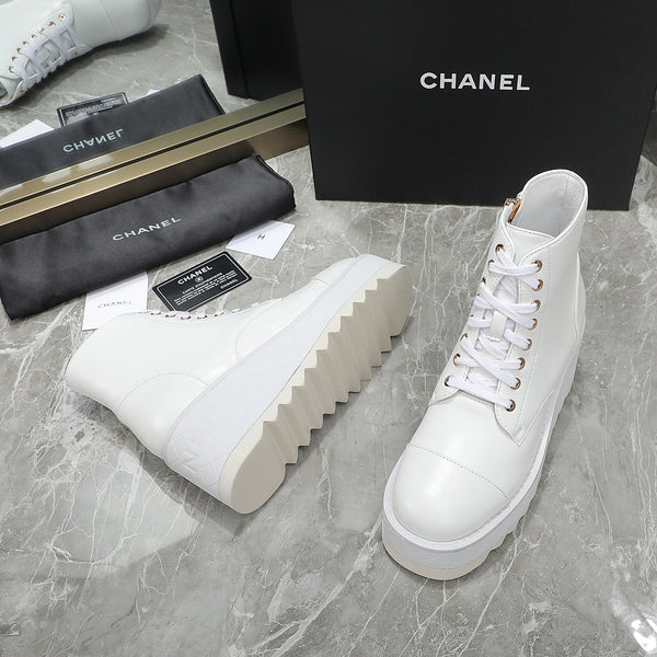 CC 24 Interlocking Logo Combat Boots 100mm White Lambskin 432650