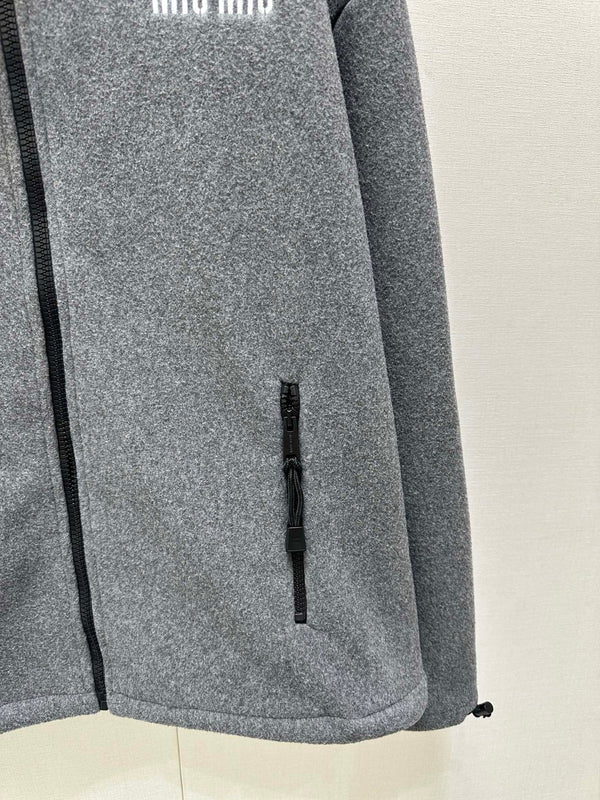 Miu Miu Veste à capuche zippée en polaire brodée gris foncé cachemire 346110