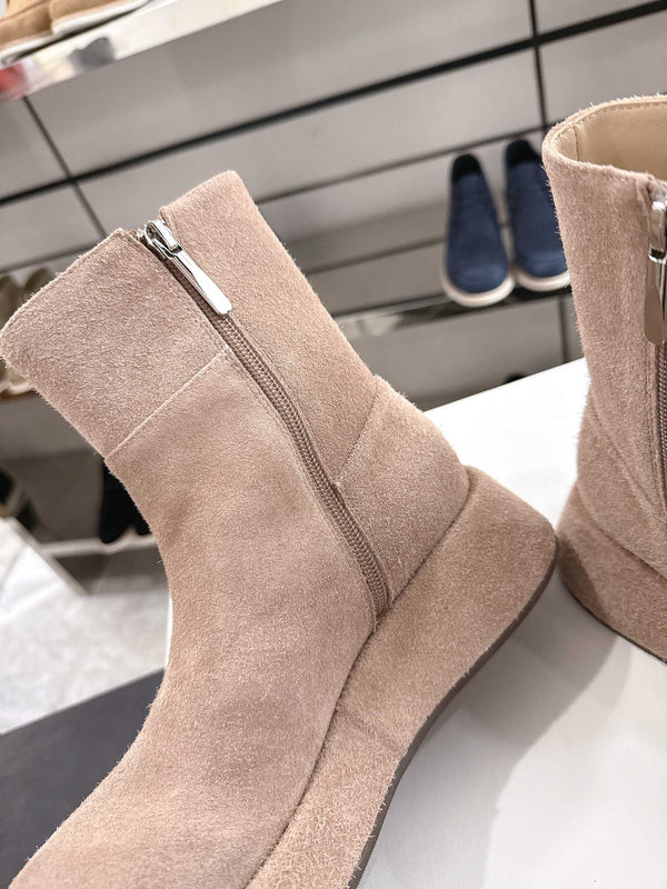 The Row SS2025. Boots  Brown Suede 543372