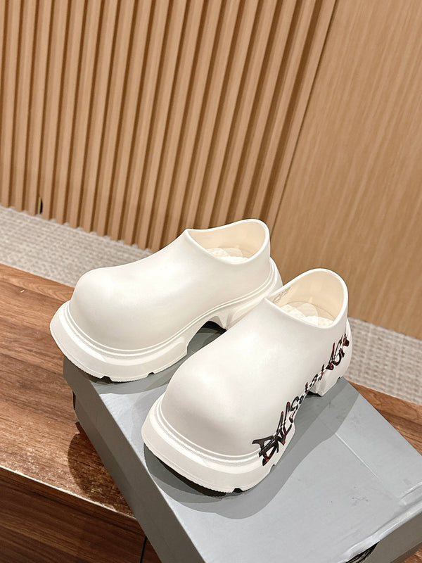 SCARPE DA CUOCO CON SUOLA SPESSA GRAFFITI IN GOMMA BIANCA