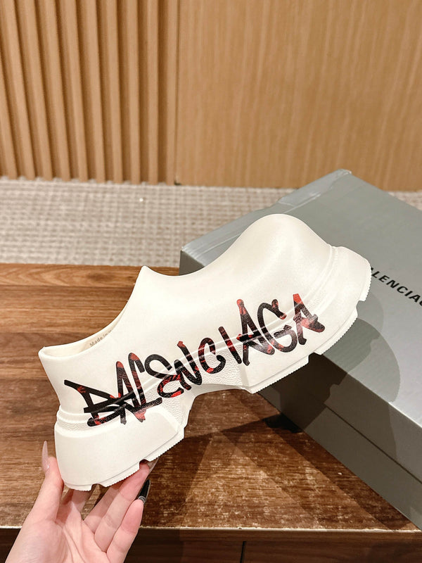 SCARPE DA CUOCO CON SUOLA SPESSA GRAFFITI IN GOMMA BIANCA