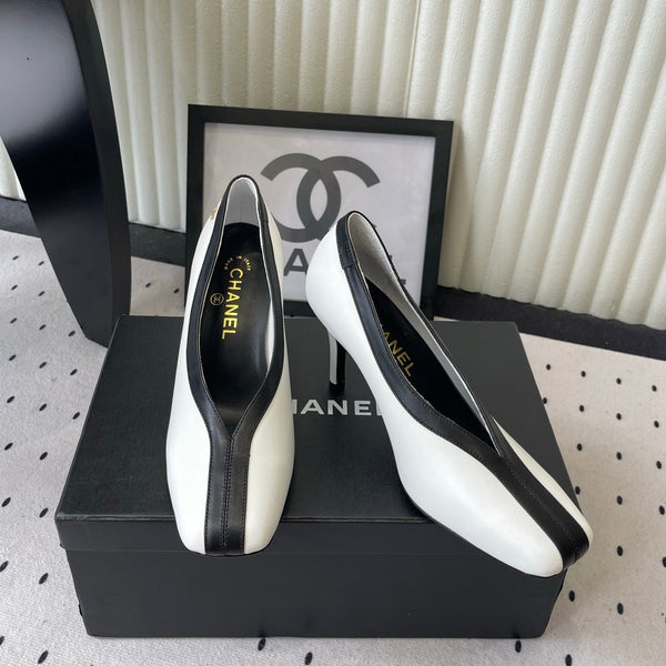 CC 26s Matthieu Blazy Pump 9.5cm White Sheepskin 807484