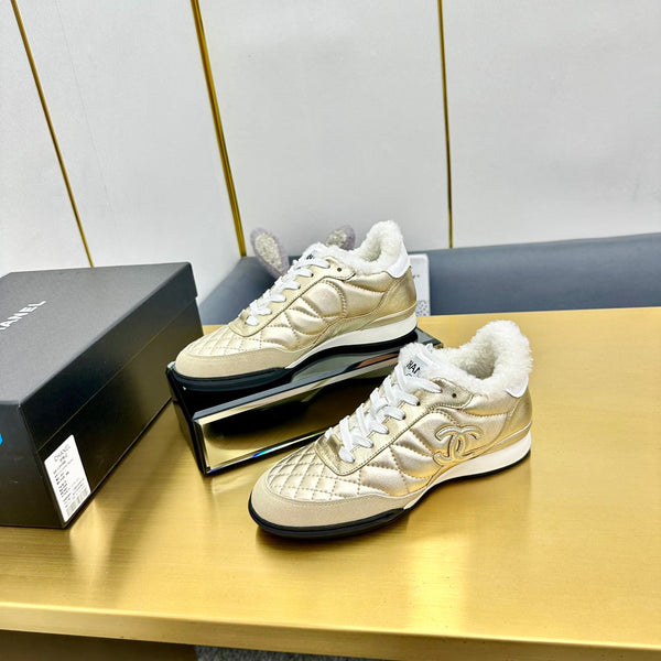 CC Low Sneaker in pelle di vacchetta di lana metallizzata oro 413859