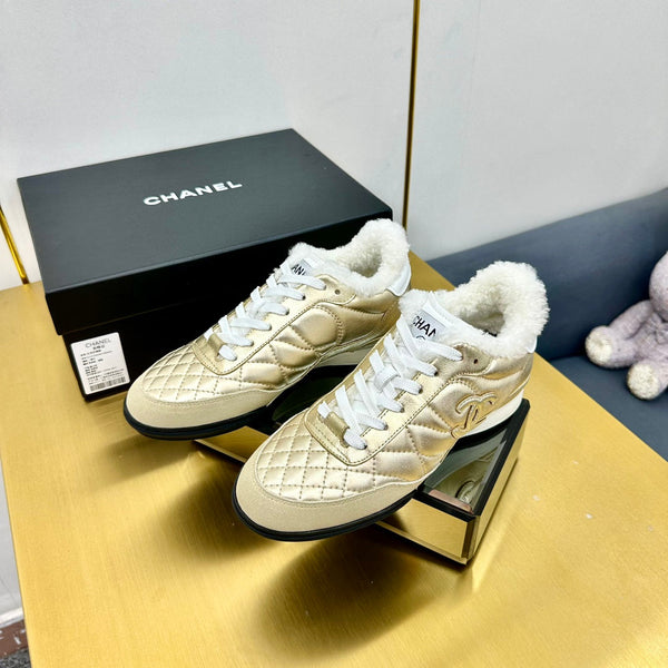 CC Low Sneaker in pelle di vacchetta di lana metallizzata oro 413859