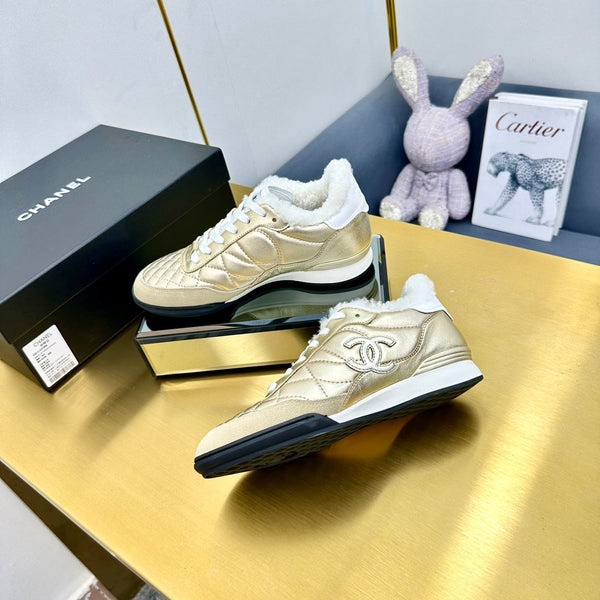 CC Low Sneaker in pelle di vacchetta di lana metallizzata oro 413859
