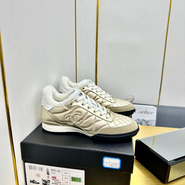 CC Low Sneaker in pelle di vacchetta di lana metallizzata oro 413859