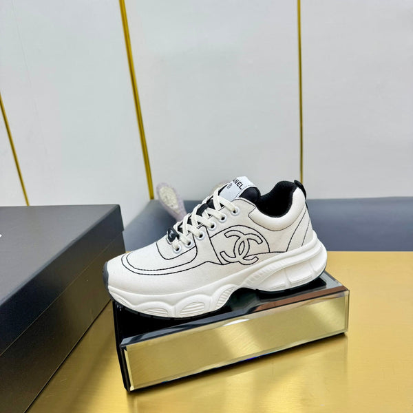 SNEAKER IN WHITE MIX BLACK BREATHABLE FABRIC