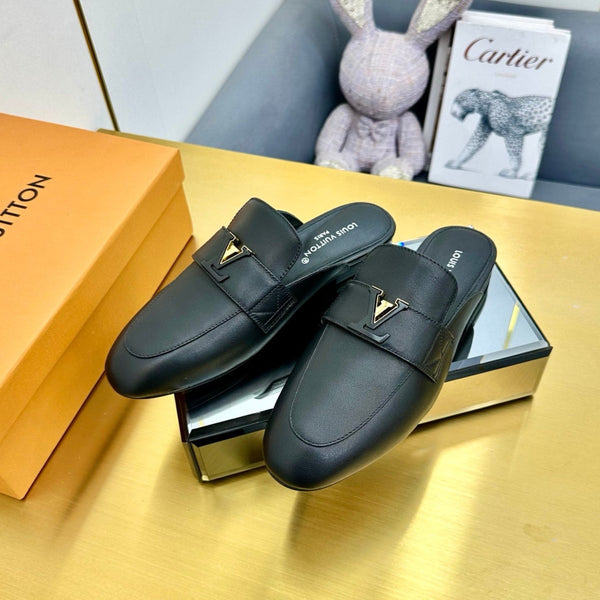 Mocassino LV 25C LV Capri con suola aperta in pelle di vacchetta nera 219928