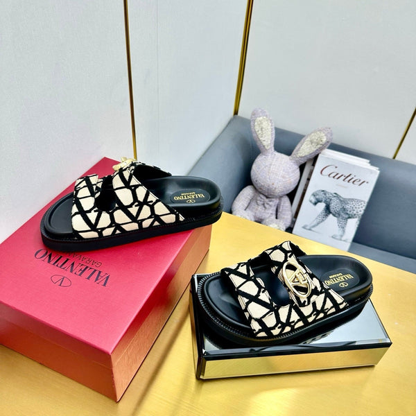 VT 25 Platform Sandals Black Beige Slippers Cowhide