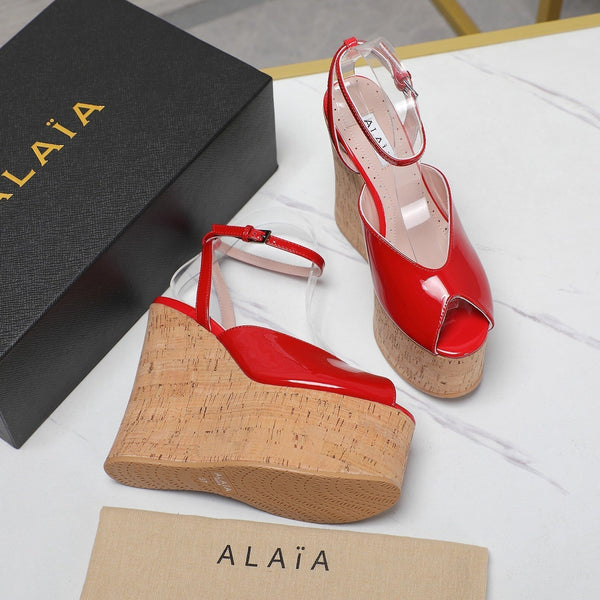 SANDALO ALAIA CON ZEPPA IN VITELLO LUCIDO ROSSO CREMISANO E GOMMA BEIGE