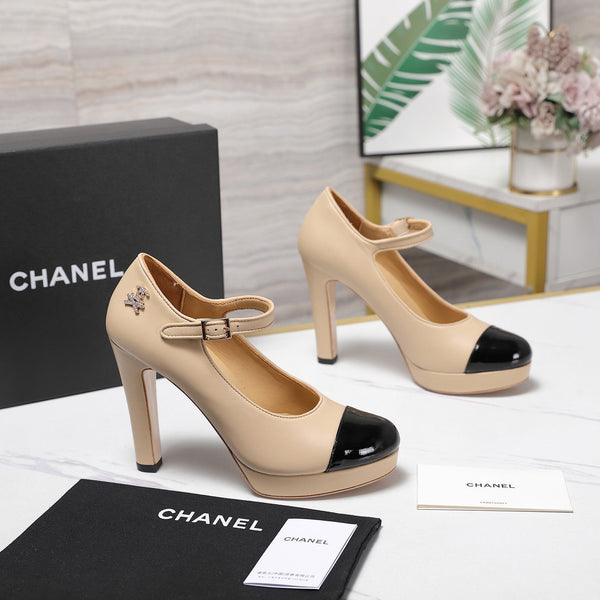 Décolleté con plateau e fibbia CC 100 mm in pelle di agnello nera e beige 425880