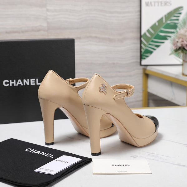 Décolleté con plateau e fibbia CC 100 mm in pelle di agnello nera e beige 425880