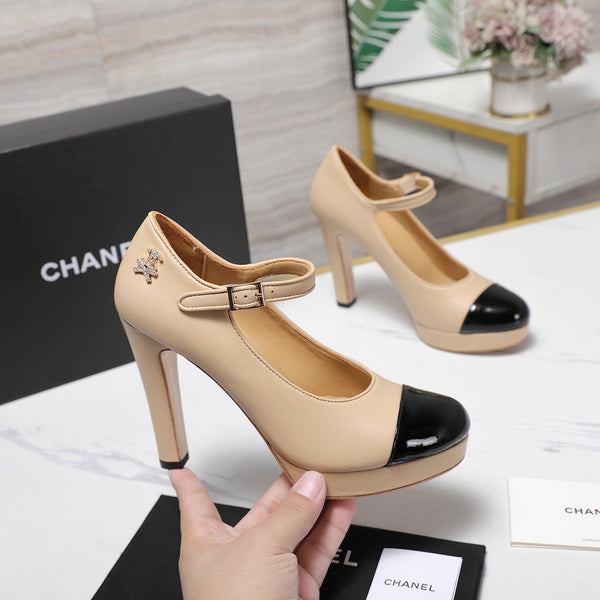 Décolleté con plateau e fibbia CC 100 mm in pelle di agnello nera e beige 425880