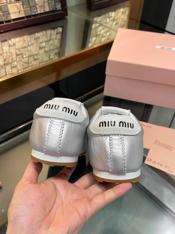Miu Plume Sneakers Sliver Cowhide 456350