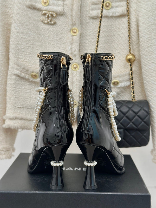 CC Short Boots 80mm Glossy Black Wrinkled Quilted Calfskin