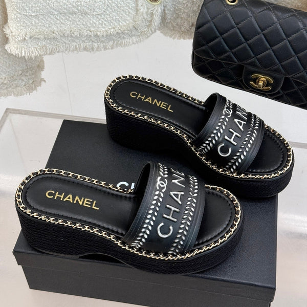 PANTOFOLE CON ZEPPA E SUOLA SPESSA IN PELLE DI VITELLO MISTA BIANCO NERO