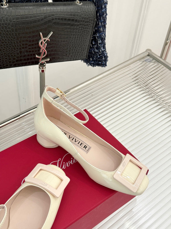 Viv Square Buckle Mary Jane in pelle di mucca fetale bianco latte 286707