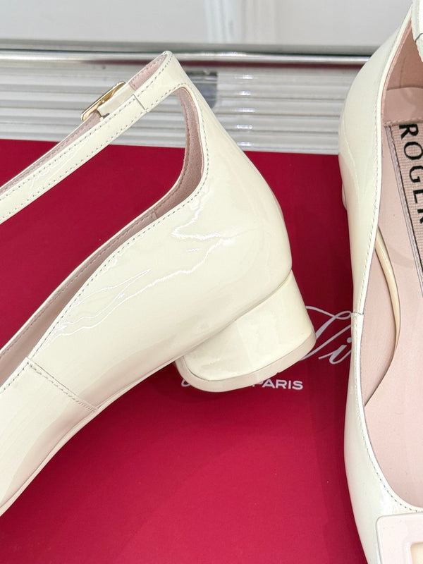Viv Square Buckle Mary Jane in pelle di mucca fetale bianco latte 286707