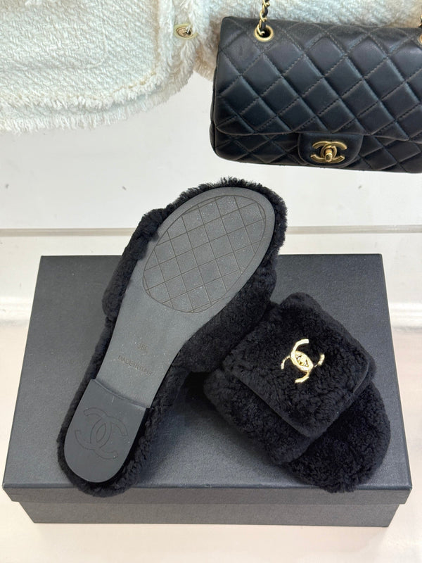 Chanel 25 Buckle Flip-up Thick-soled Slippers Black Wool 465380