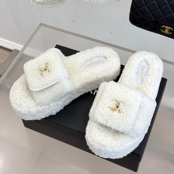 Chanel 25 Buckle Flip-up Thick-soled Slippers White Wool 465387