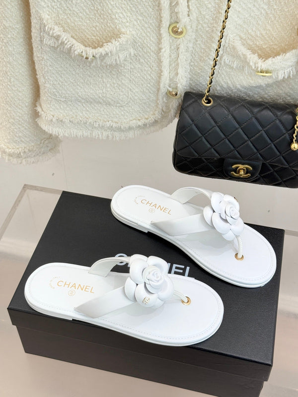 CC 26C Camélia Printemps Précoce Diapositive Cuir de Veau Blanc