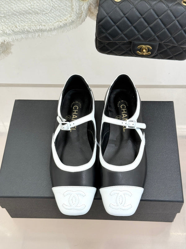 CC 26s Square-Toe Mary Jane Shoes Black White Leather 920421