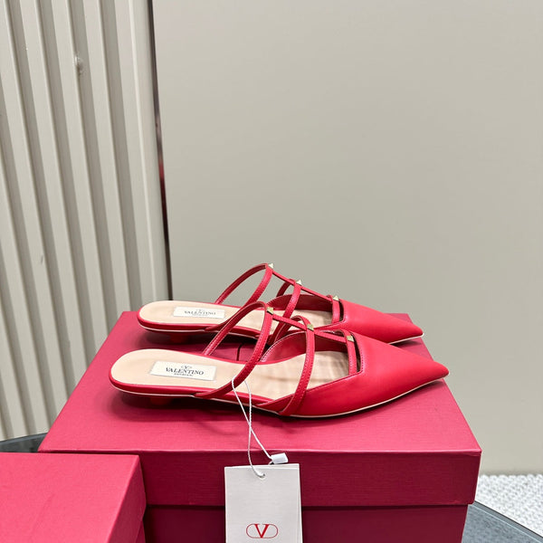 VL Rockstud Wispy Cherry Red Calfskin Mule 20mm