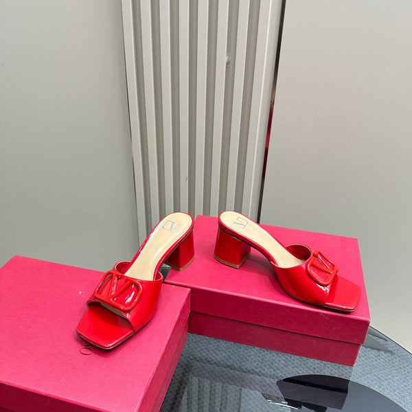 Sandali con punta aperta Vogo Signature High Shine in pelle di agnello rossa lucida 839831