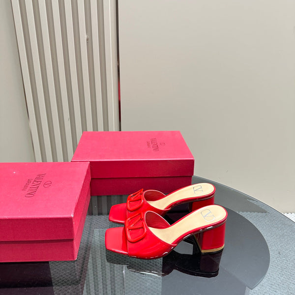 Sandali con punta aperta Vogo Signature High Shine in pelle di agnello rossa lucida 839831