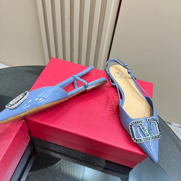 Décolleté con cinturino posteriore in pelle nappa laminata Vlogo Glow, colore blu mix beige 999033