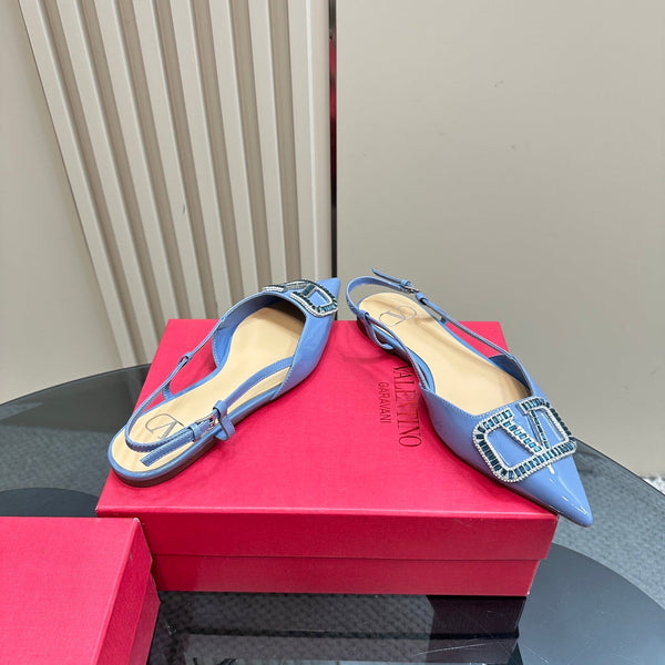 Décolleté con cinturino posteriore in pelle nappa laminata Vlogo Glow, colore blu mix beige 999033