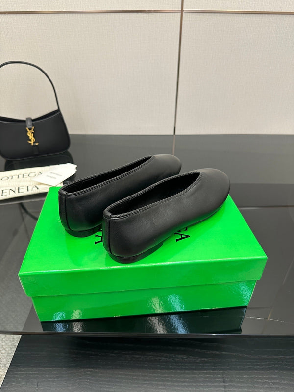 BV Puddle Ballet Flat Black Lambskin 427642