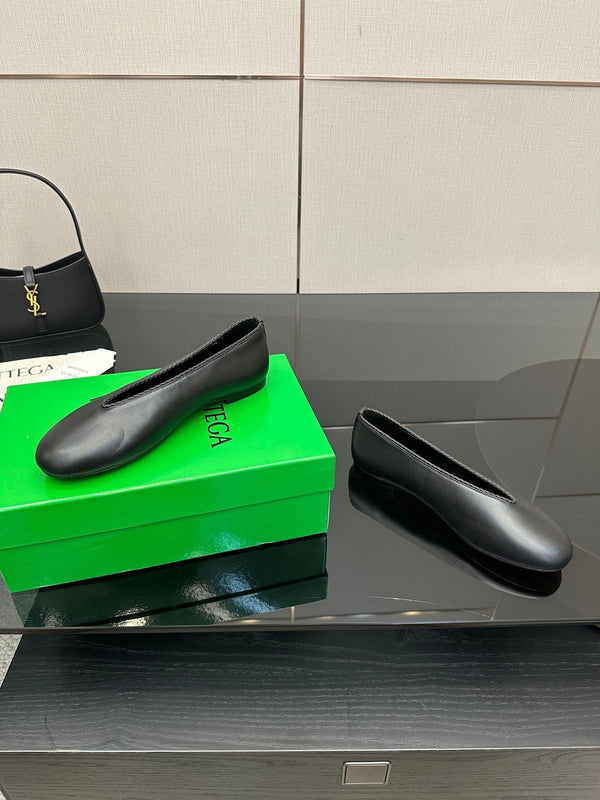 BV Puddle Ballet Flat Black Lambskin 427642