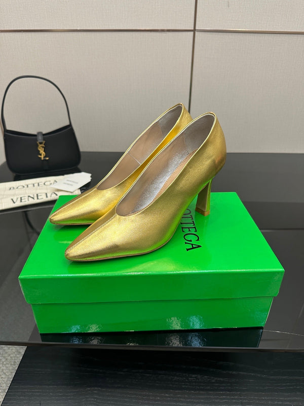 BV Pump 90mm Gold Calfskin 427644