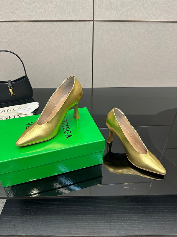 BV Pump 90mm Gold Calfskin 427644