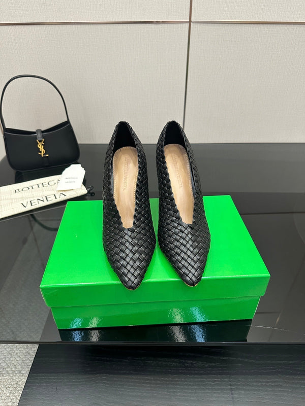 BV Sofia Pump 90mm Black Intreccio leather 427651
