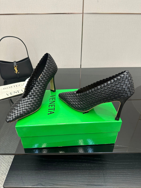 BV Sofia Pump 90mm Black Intreccio leather 427651