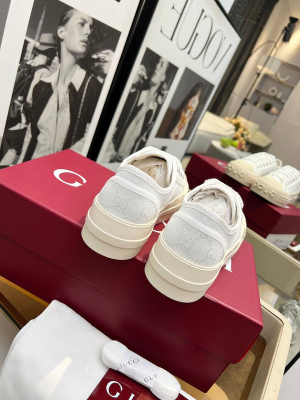 GG Chunky Sneaker White Cream Canvas 547438